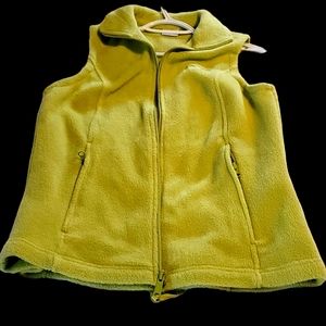 Like new green Columbia size small vest.